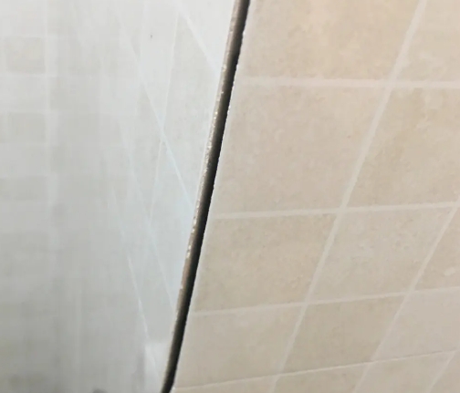 滨海新瓷砖空鼓维修公司分享阳台瓷砖脱落的修复过程可以分为以下几个步骤
